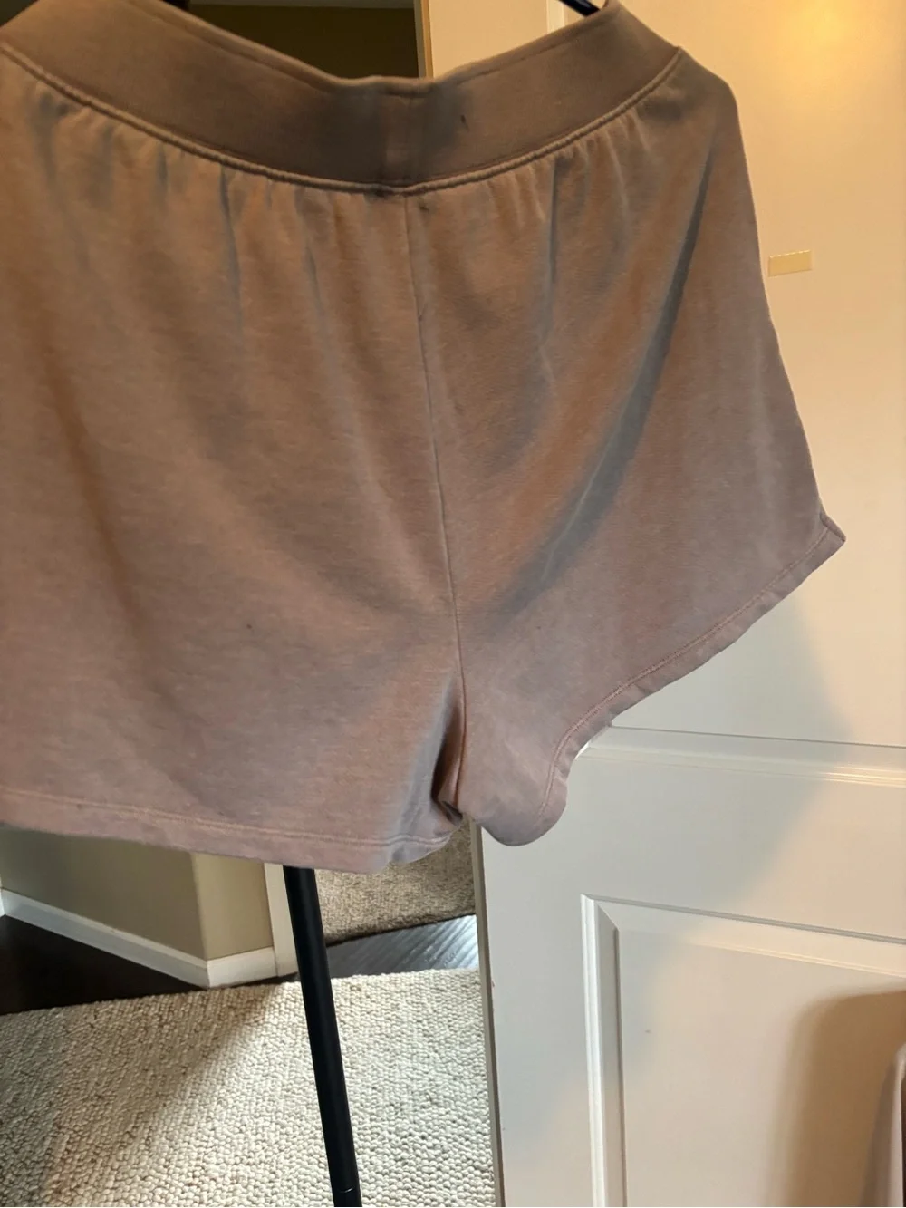 ALO Yoga Ribbed High-Waist Bermuda Shorts - Chocolate Brown